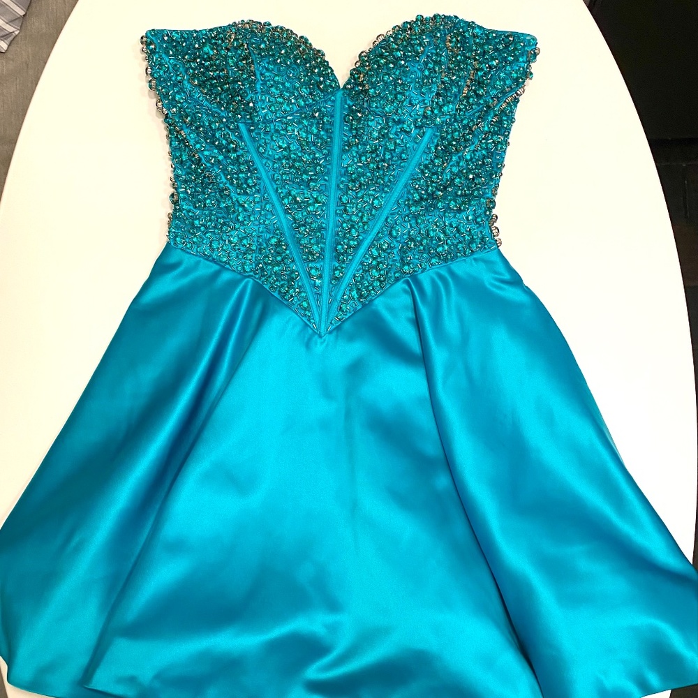 Sherri Hill Cocktail Dress with Pockets!